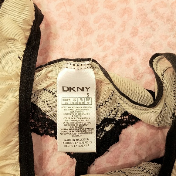 DKNY THONG RUFFLED PANTY,  S - Picture 4 of 5